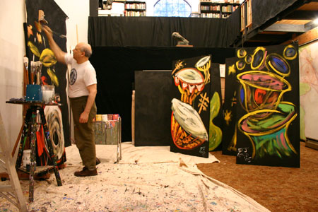 Artist E.J. Gold painting monumental-sized canvasses for the 2005 IAJE Conference in Long Beach.